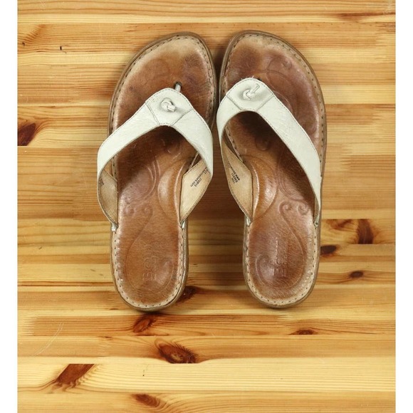 Born Handcrafted Footwear Leather Thong Sandal Women's Size 10M Tan Flats - Picture 2 of 4